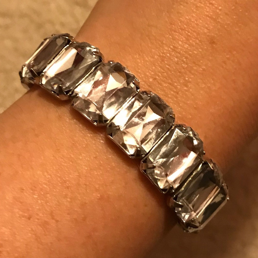 Stretchy rhinestone bracelet